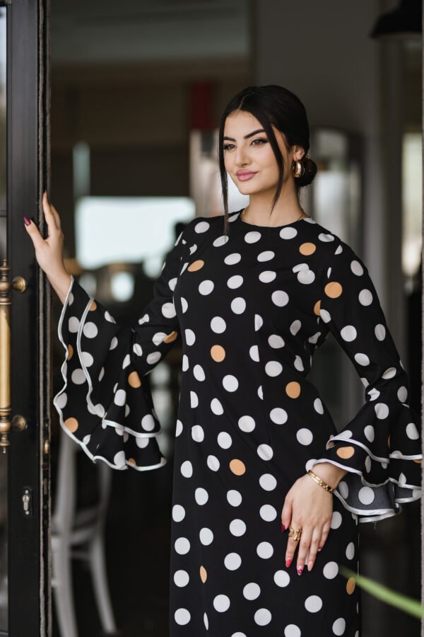 Robe yakin - فستان ياقين – Image 2