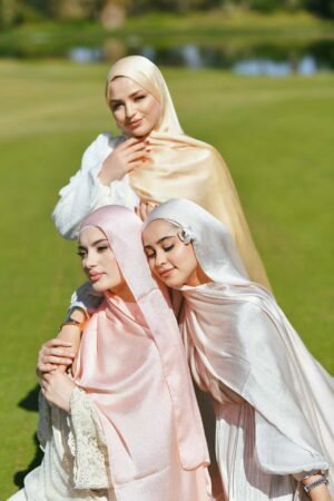 hijab satin de soie doré claire 07/4990