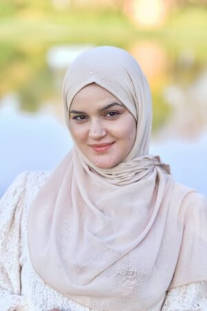 hijab chiffon beige avec strass