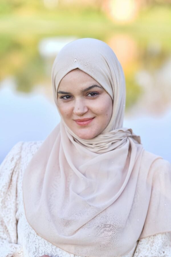 hijab chiffon beige avec strass